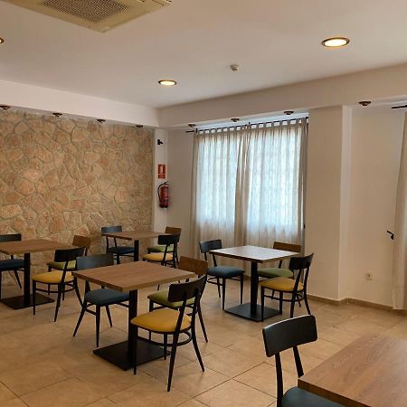 Hostal Rosalia San Antonio  Ngoại thất bức ảnh