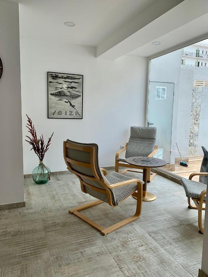 Hostal Rosalia San Antonio  Ngoại thất bức ảnh