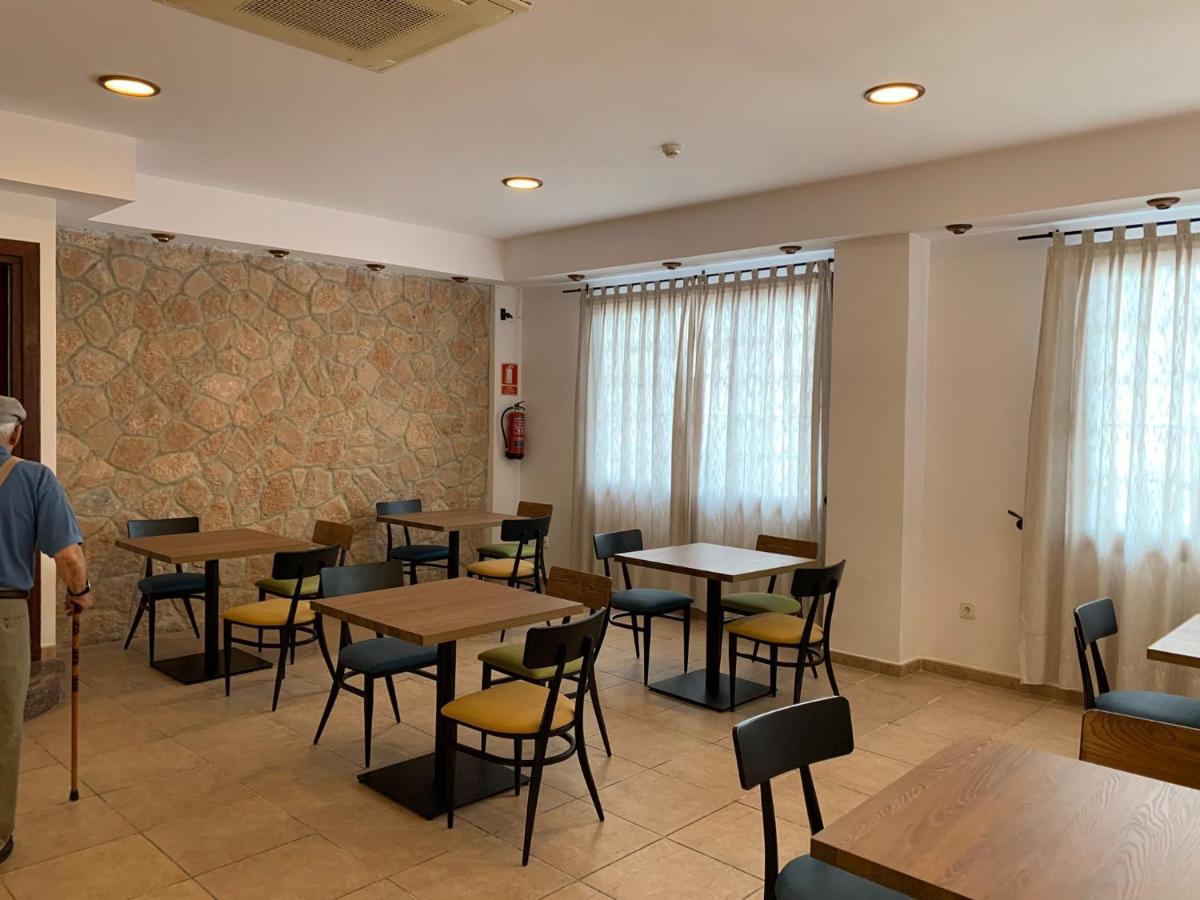 Hostal Rosalia San Antonio  Ngoại thất bức ảnh