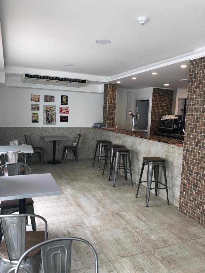 Hostal Rosalia San Antonio  Ngoại thất bức ảnh