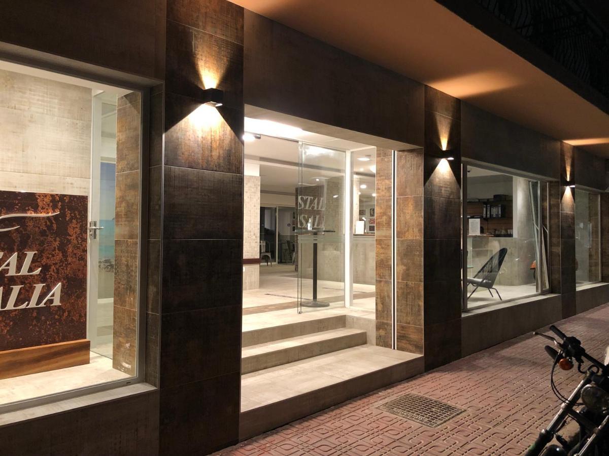 Hostal Rosalia San Antonio  Ngoại thất bức ảnh
