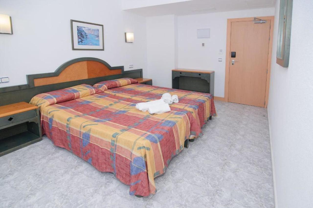 Hostal Rosalia San Antonio  Ngoại thất bức ảnh