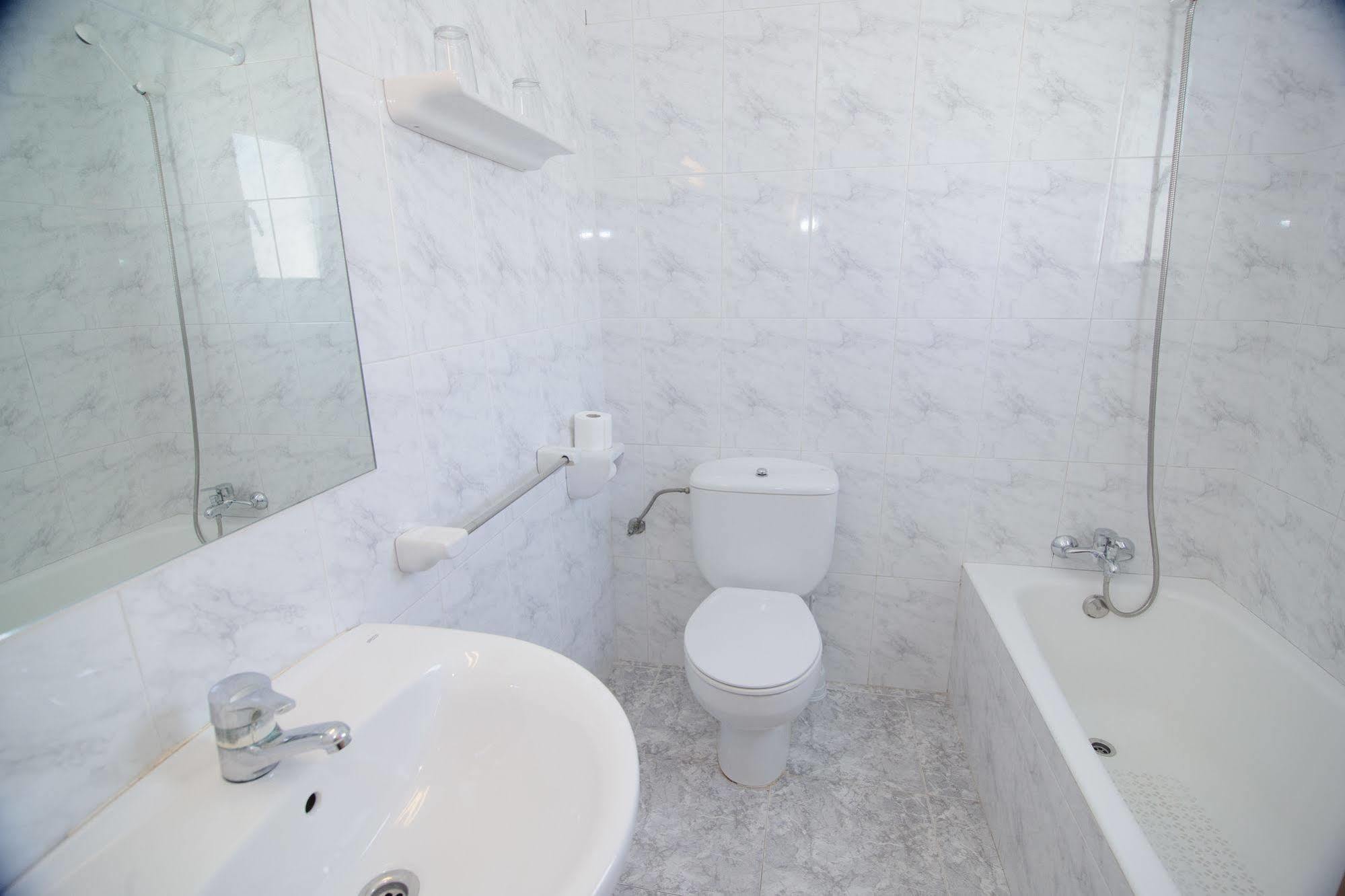 Hostal Rosalia San Antonio  Ngoại thất bức ảnh